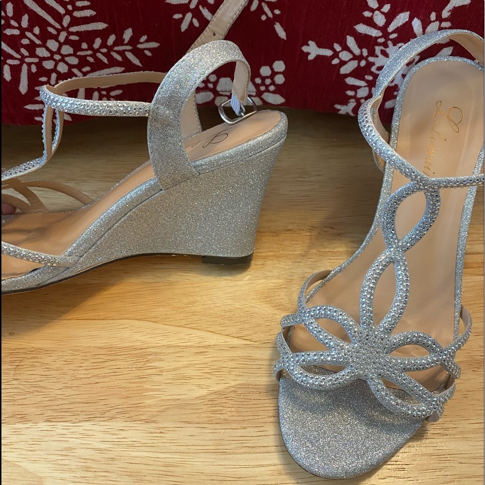 L Lorraine Sparkly Silver Wedges (size 6 1/2)